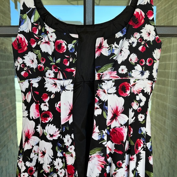 White House Black Market Fit & Flare Floral Dress Size 0 Sleeveless - Picture 8 of 14